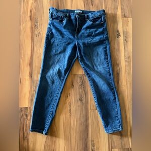 Lucky Brand womans Dark Blue Slim Jeans